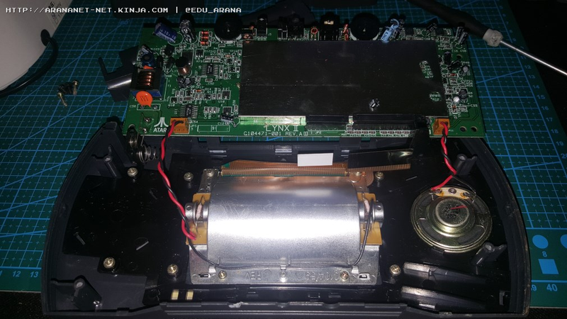 Illustration for article titled INSTALANDO UN LCD EN UNA ATARI LYNX II